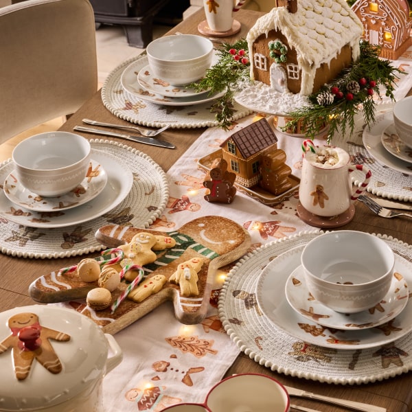 ZASTAWA STOŁOWA NA BOŻE NARODZENIE