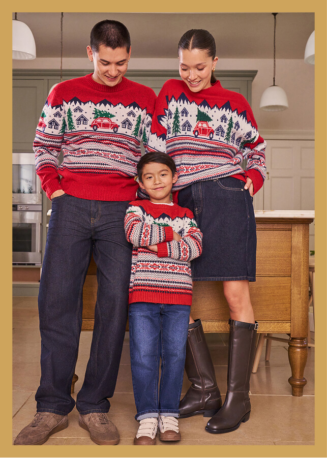 Sweter z motywem bożonarodzeniowym