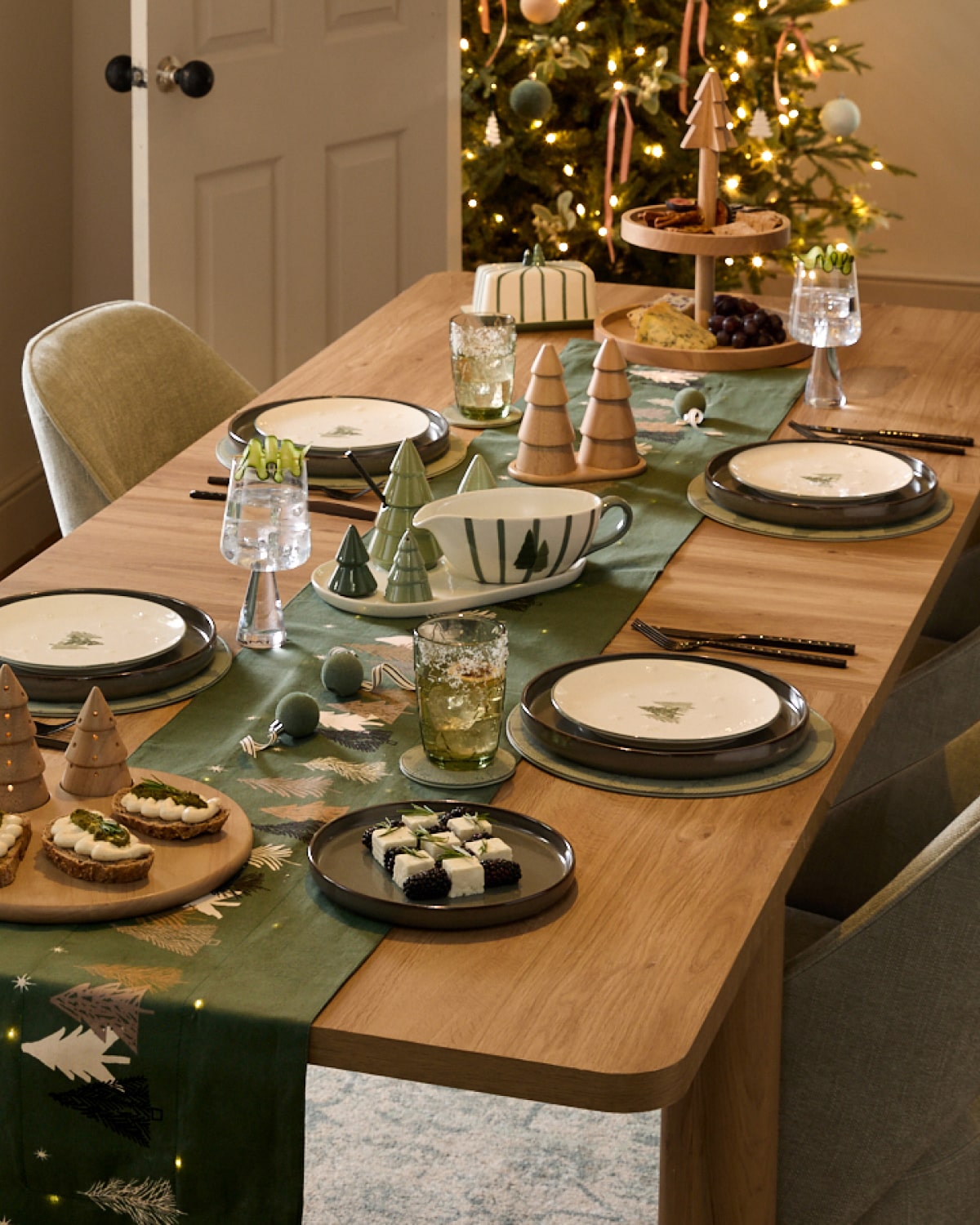 Prepare For Christmas Guests - MB